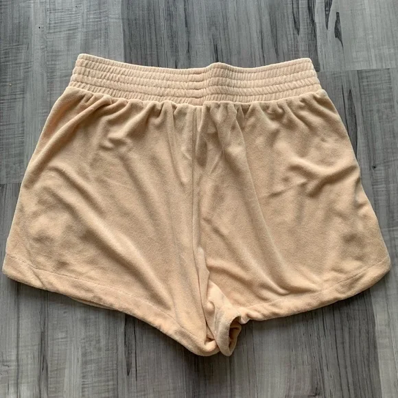 Shorts - Picture 2 of 4
